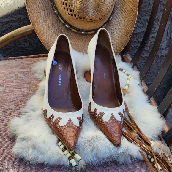 🐎👢WESTERN BRUNO MAGLI HEELS‎ - Picture 1 of 12